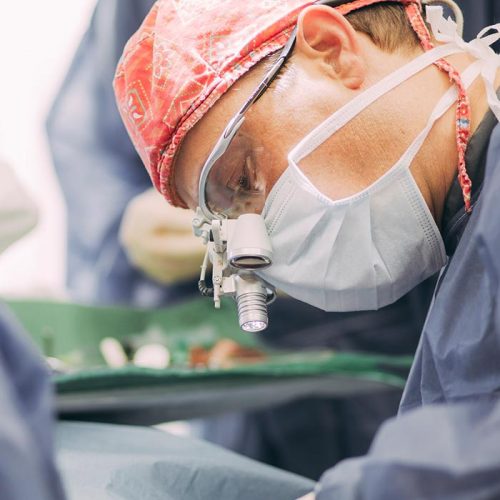 Dr. Torsten Kamm ist Oralchirurg in Baden-Baden.